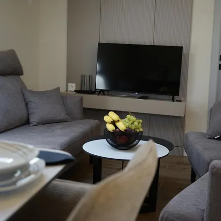 Ghega With Pool Appartamento *