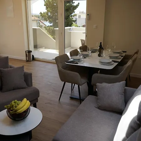 Appartement Ghega With Pool Zadar